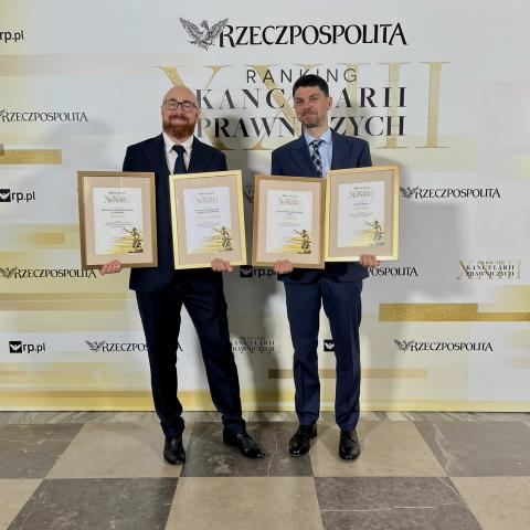 d27d2233-3dbc-4cbc-903b-342a256fdf0c